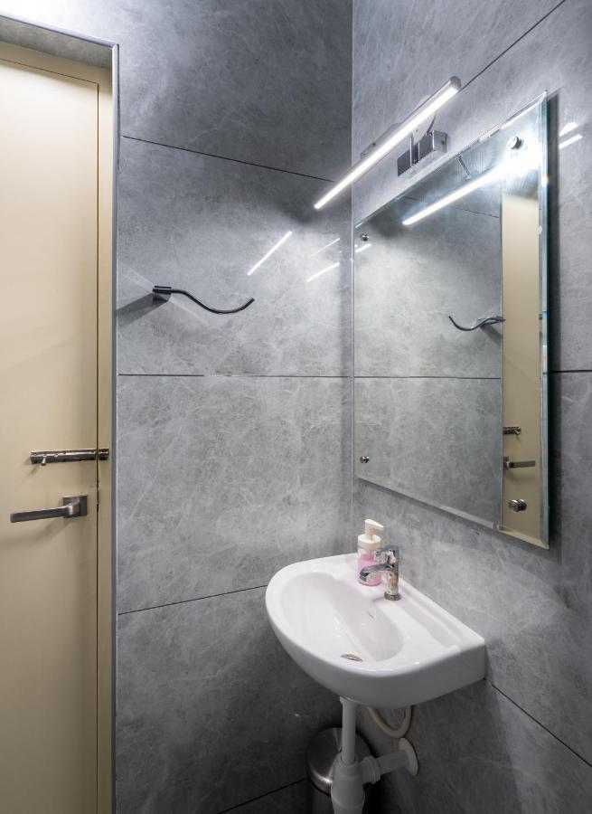The Silver Chimes Suites Bangalore Eksteriør billede